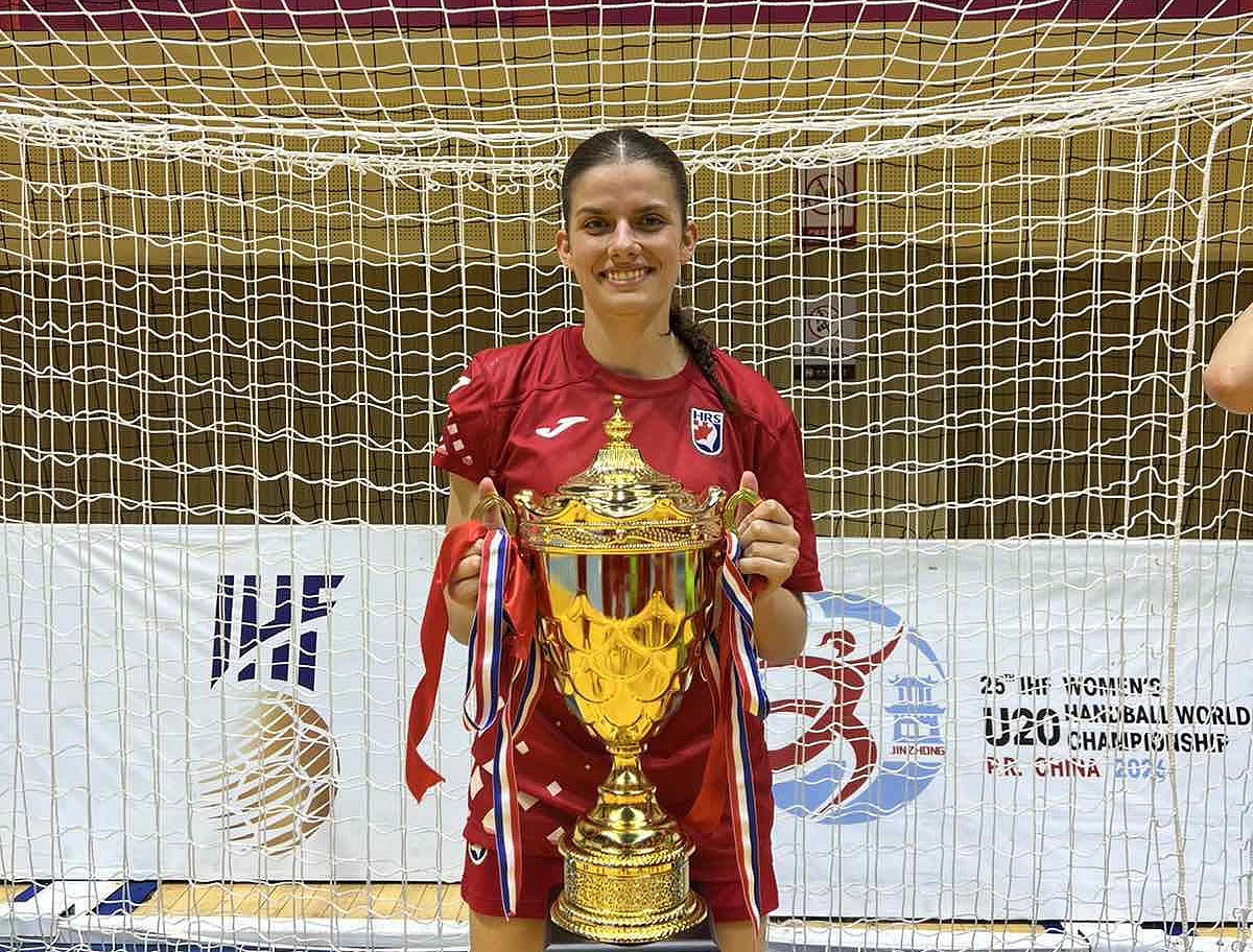 Mirna-Brusic-trofej