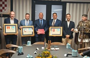 SVEČANOST NA RABU: Obnovljene povelje o prijateljstvu s gradovima pobratimima u srcu 25. Rabske fjere