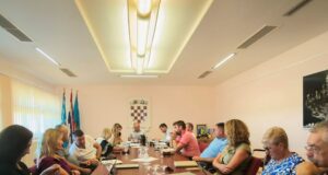 Sedma sjednica Općinskog vijeća Lopara – ulaganja, javna dobra, priznanja i mogući referendum