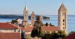 Turisti su u srpnju na Kvarneru potrošili oko 230 milijuna eura. Najviše u trgovačkim centrima