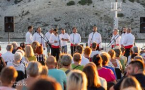 Glazba, suton i dalmatinski ugođaj – još jedno uspješno izdanje „Klapa u suton“