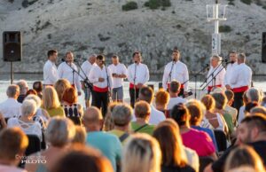 Glazba, suton i dalmatinski ugođaj – još jedno uspješno izdanje „Klapa u suton“