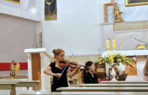 Violina i kontrabas u završnici ciklusa „Stars of the Next Generation“ u Loparu