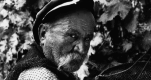 Vremeplov u crno-bijeli Jadran: Izložba „Velikani hrvatske fotografije 50-ih“ otvara se u Galeriji Rab