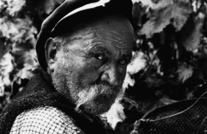 Vremeplov u crno-bijeli Jadran: Izložba „Velikani hrvatske fotografije 50-ih“ otvara se u Galeriji Rab