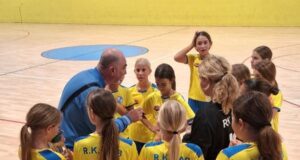 Dvije uvjerljive pobjede rapskih rukometašica U12 u Rijeci