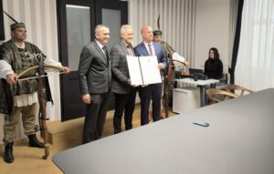 Marku Perkoviću Thompsonu uručeno priznanje počasnog građanina Raba