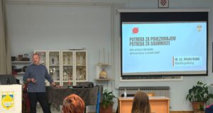 „Popravljivo je sve“: Snažna poruka dr. sc. Nikole Babića rapskim roditeljima